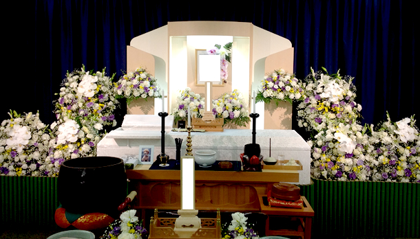 家族葬プラン　祭壇